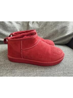 UGG Classic Ultra Mini Ankle Winter Boot Womens 7 Ribbon Red 1116109